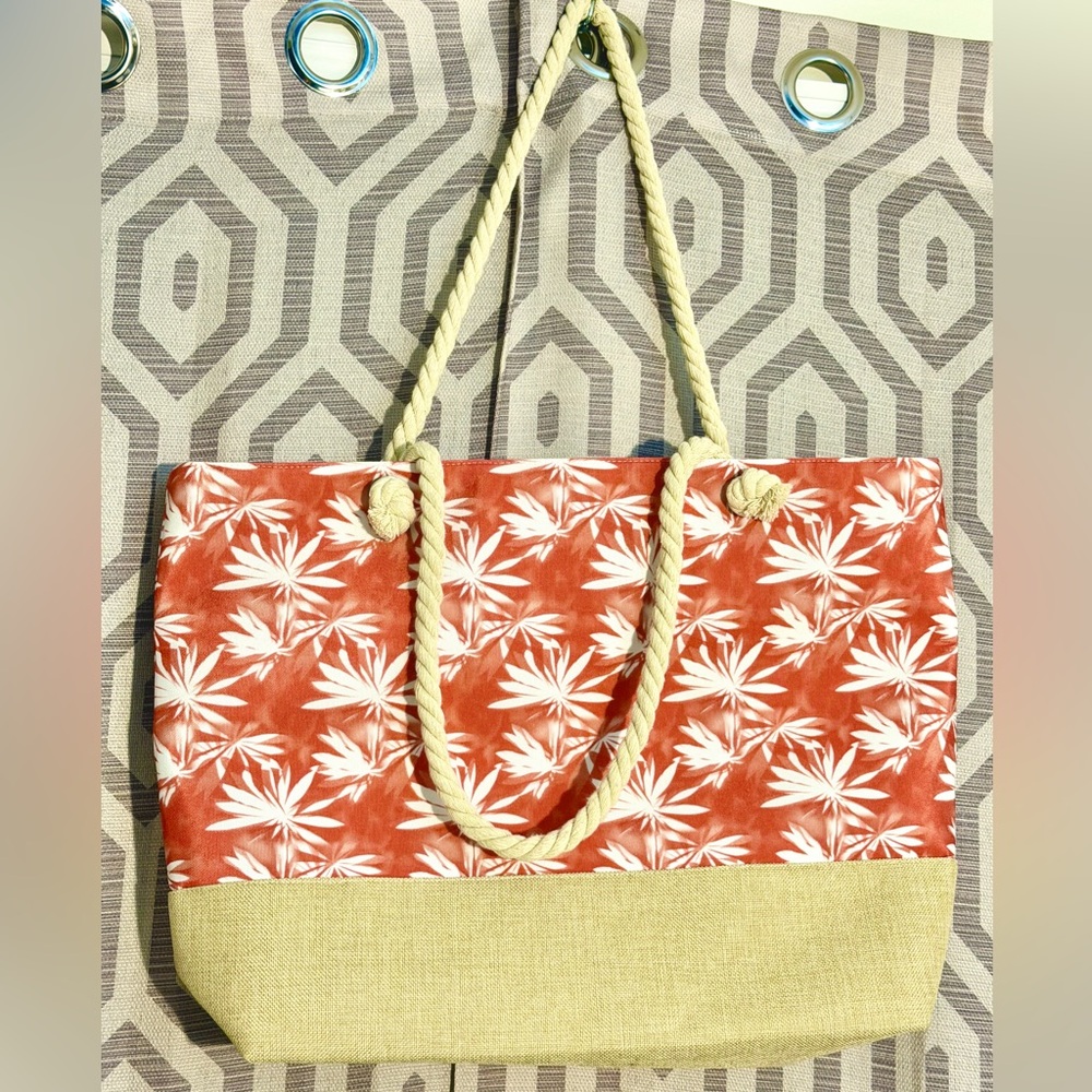 ☀️ BCBG Generation Beach Tote Bag NWOT ☀️
